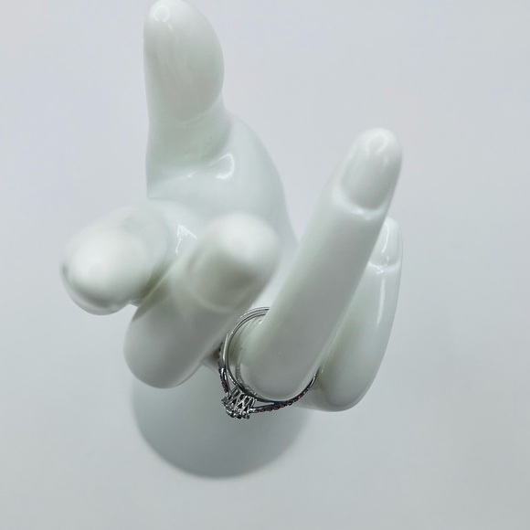 Round Brilliant .50 CT VS Lab Diamond Silver Ring - Picture 5 of 8